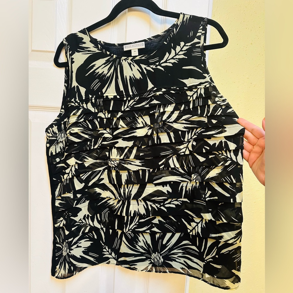 Dana Buchman Black and Light Yellow Floral Sleeveless Blouse